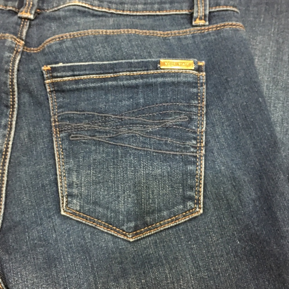 EUC White House Black Market Slim Leg Regular Distressed Fabric Jean - Picture 7 of 15